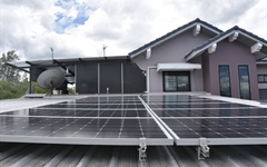 PEA ประเดิมลูกค้ารายแรกโครงการ PEA Solar Hero Application แอปพลิเคชั่นสำหรับผู้สนใจอยากติด Solar Rooftop   วันนี้ (28 สิงหาคม 2562) การไฟฟ้าส่วนภูมิภาค ( PEA) เปิดตัวผู้ใช้บริการรายแรกในการติดตั้ง Sol