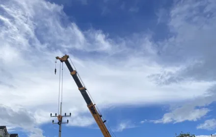 PEA แจ้งเลื่อนเวลาจ่ายไฟให้กับประชาชนบริเวณถนนห้วยยอด จังหวัดตรัง