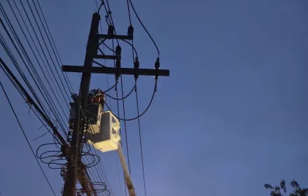 PEA เร่งแก้ไขระบบจำหน่ายไฟฟ้าให้ประชาชนที่ประสบอุทกภัยในพื้นที่ภาคใต้