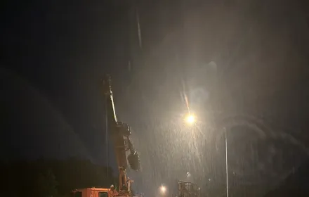 PEA ระดมเจ้าหน้าที่แก้ไขระบบจำหน่ายไฟฟ้าจากสถานการณ์อุทกภัยในพื้นที่ภาคใต้