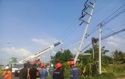 PEA เร่งฟื้นฟูระบบจำหน่ายไฟฟ้า อ.ท่าตูม จ.สุรินทร์ หลังพายุฤดูร้อนพัดถล่ม