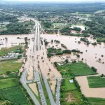 PEA เร่งดำเนินการซ่อมแซมระบบจำหน่ายให้ผู้ใช้ไฟได้มีไฟฟ้าใช้แล้วเกือบ 100%