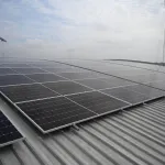 PEA ติดตั้งระบบผลิตไฟฟ้า Solar Rooftop ให้โรงพยาบาลลำปาง ลดค่าไฟฟ้าได้ 3 ล้านบาท/ปี