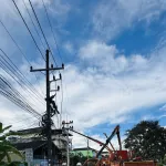 PEA แจ้งเลื่อนเวลาจ่ายไฟให้กับประชาชนบริเวณถนนห้วยยอด จังหวัดตรัง