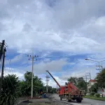 PEA แจ้งเลื่อนเวลาจ่ายไฟให้กับประชาชนบริเวณถนนห้วยยอด จังหวัดตรัง