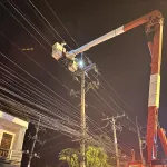 PEA จ่ายไฟฟ้าคืนได้ 100% จากเหตุรถกระบะชนเสาไฟฟ้าล้มบริเวณถนนห้วยยอด จังหวัดตรัง