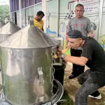 PEA ส่งมอบอาหาร น้ำดื่ม และลำเลียงถุงยังชีพผู้ประสบอุทกภัยในพื้นที่ภาคใต้