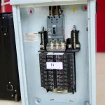 PEA ร่วมกับเจ้าหน้าที่ตำรวจบุกทลายเหมืองขุดเงินดิจิทัลลักใช้ไฟฟ้าในพื้นที่จังหวัดศรีสะเกษ และจังหวัดอุบลราชธานี