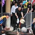 PEA ร่วมต้อนรับนายกรัฐมนตรี ลงพื้นที่ติดตามสถานการณ์อุทกภัยในพื้นที่อำเภอป่าโมก จังหวัดอ่างทอง และ อำเภอผักไห่ จังหวัดพระนครศรีอยุธยา