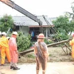 PEA สาขาระโนด เร่งฟื้นฟูระบบจำหน่ายจากเหตุพายุหมุน