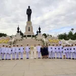 PEA วางพุ่มดอกไม้ถวายบังคมพระบรมราชานุสาวรีย์พระบาทสมเด็จพระบรมชนกาธิเบศร มหาภูมิพลอดุลยเดชมหาราชบรมนาถบพิตร
