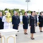 PEA วางพุ่มดอกไม้ถวายบังคมพระบรมราชานุสาวรีย์พระบาทสมเด็จพระบรมชนกาธิเบศร มหาภูมิพลอดุลยเดชมหาราชบรมนาถบพิตร