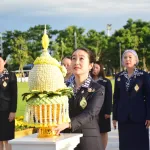 PEA วางพุ่มดอกไม้ถวายบังคมพระบรมราชานุสาวรีย์พระบาทสมเด็จพระบรมชนกาธิเบศร มหาภูมิพลอดุลยเดชมหาราชบรมนาถบพิตร