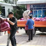 PEA ร่วมส่งกำลังใจให้ประชาชนผู้ประสบภัยร่วมกันบรรจุถุงยังชีพช่วยเหลือประชาชนผู้ได้รับผลกระทบจากเหตุปะทะบริเวณชายแดนไทย-กัมพูชา