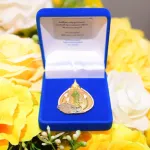 ผู้ว่าการ PEA เข้าเฝ้าฯ สมเด็จพระกนิษฐาธิราชเจ้า  กรมสมเด็จพระเทพรัตนราชสุดา ฯ สยามบรมราชกุมารี  เพื่อรับพระราชทานเข็มที่ระลึกของมูลนิธิอุทกพัฒน์ฯ