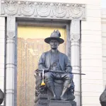 PEA หน่วยงานสังกัดกระทรวงมหาดไทย ร่วมวางพานพุ่มเนื่องในวันพระบาทสมเด็จพระพุทธยอดฟ้าจุฬาโลกมหาราช และวันที่ระลึกมหาจักรีบรมราชวงศ์ ประจำปี 2569