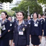 ประธานคณะแม่บ้านและครอบครัว กฟภ. เฝ้าฯ รับเสด็จ สมเด็จพระกนิษฐาธิราชเจ้า กรมสมเด็จพระเทพรัตนราชสุดาฯ สยามบรมราชกุมารี เสด็จพระราชดำเนินไปทรงบาตรพระสงฆ์ เนื่องในโอกาสวันสถาปนาสภากาชาดไทย ครบ 133 ปี