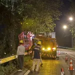 PEA เร่งฟื้นฟูระบบจำหน่ายไฟฟ้า หลังพายุฤดูร้อนกระทบหลายอำเภอในจังหวัดอุทัยธานี
