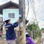 การไฟฟ้าส่วนภูมิภาค (PEA) ระดมทีมปฏิบัติงานจากการไฟฟ้าส่วนภูมิภาคจังหวัดพิษณุโลก สุโขทัย อุตรดิตถ์ แพร่ น่าน และการไฟฟ้าส่วนภูมิภาคสาขาสวรรคโลก เข้าตรวจสอบ ซ่อมแซม และฟื้นฟูระบบจำหน่ายไฟฟ้าในพื้นที่ที่ได้รับความเสียหายอย่างต่อเนื่อง