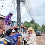 การไฟฟ้าส่วนภูมิภาค (PEA) ระดมทีมปฏิบัติงานจากการไฟฟ้าส่วนภูมิภาคจังหวัดพิษณุโลก สุโขทัย อุตรดิตถ์ แพร่ น่าน และการไฟฟ้าส่วนภูมิภาคสาขาสวรรคโลก เข้าตรวจสอบ ซ่อมแซม และฟื้นฟูระบบจำหน่ายไฟฟ้าในพื้นที่ที่ได้รับความเสียหายอย่างต่อเนื่อง