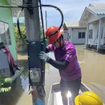 จ