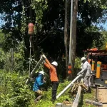 PEA ระดมทีมงาน เร่งกู้คืนระบบไฟฟ้าที่จ่ายไฟให้อำเภอสังขละบุรี และตำบลห้วยเขย่ง อำเภอทองผาภูมิ