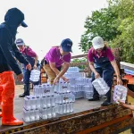 PEA ร่วมสนับสนุนภารกิจช่วยเหลือผู้ประสบอุทกภัย มอบถุงยังชีพและน้ำดื่มช่วยเหลือประชาชน จังหวัดฉะเชิงเทรา