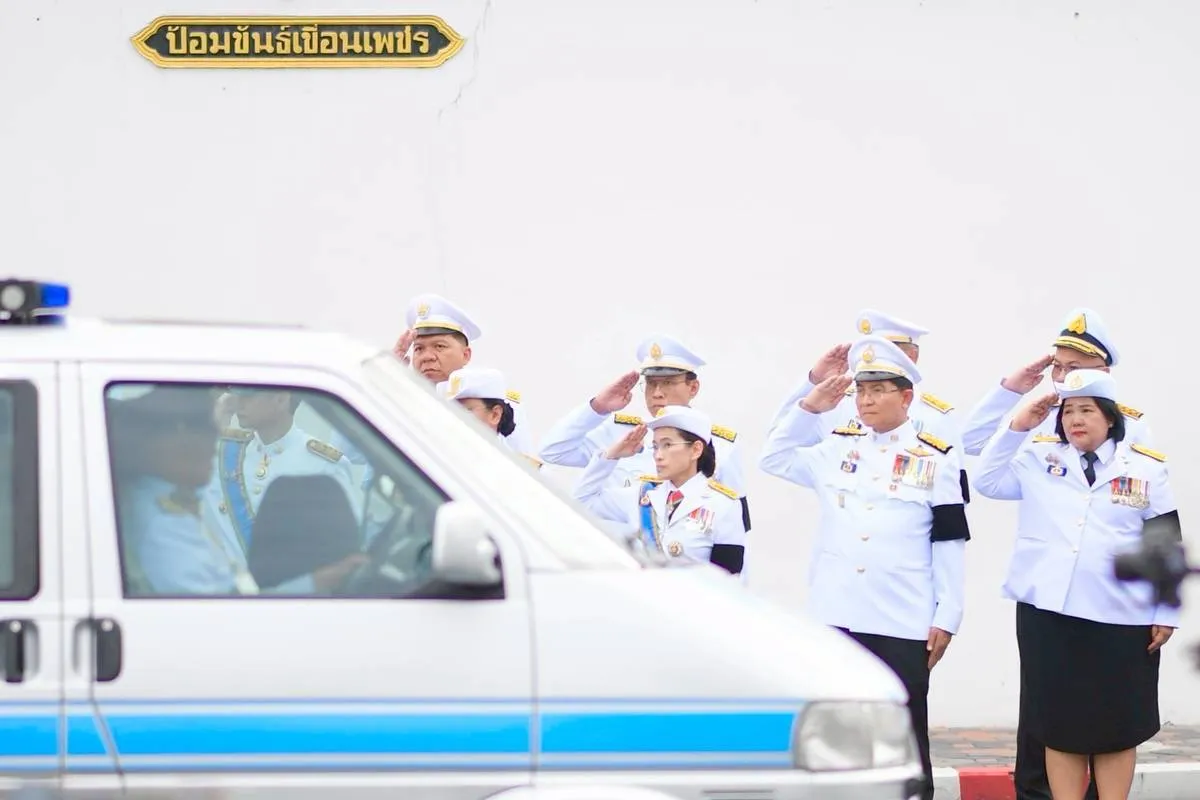 PEA ร่วมยืนแถวถวายพระเกียรติยศในการเชิญพระบรมศพ สมเด็จพระนางเจ้าสิริกิติ์ พระบรมราชินีนาถ พระบรมราชชนนีพันปีหลวง สู่พระบรมมหาราชวัง