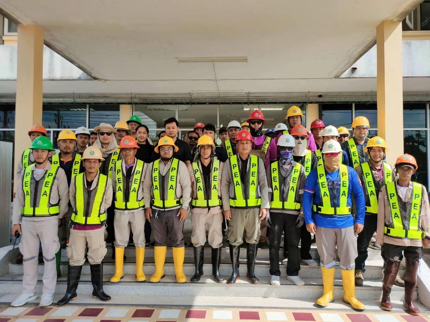 PEA ระดมชุดงานสับเปลี่ยนมิเตอร์และตรวจสอบ ซ่อมแซม บำรุงรักษา ใช้งานได้ในพื้นที่ประสบภัยอำเภอหาดใหญ่