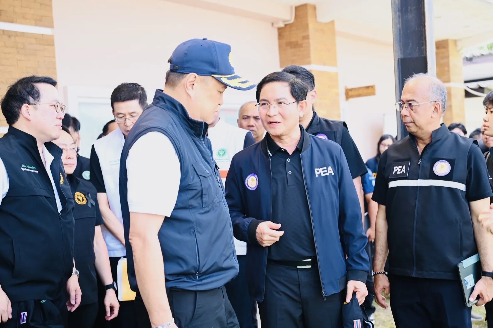 PEA ร่วมประชุมติดตามสถานการณ์ผู้ประสบภัยในพื้นที่ภาคใต้และลงพื้นที่ฟื้นฟูตลาดกิมหยง