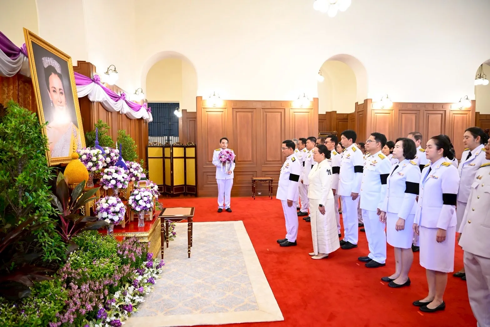 PEA ถวายแจกันดอกไม้และลงนามถวายพระพร เนื่องในโอกาสพระราชพิธีมหามงคลเฉลิมพระชนมพรรษา สมเด็จพระนางเจ้าฯ พระบรมราชินี