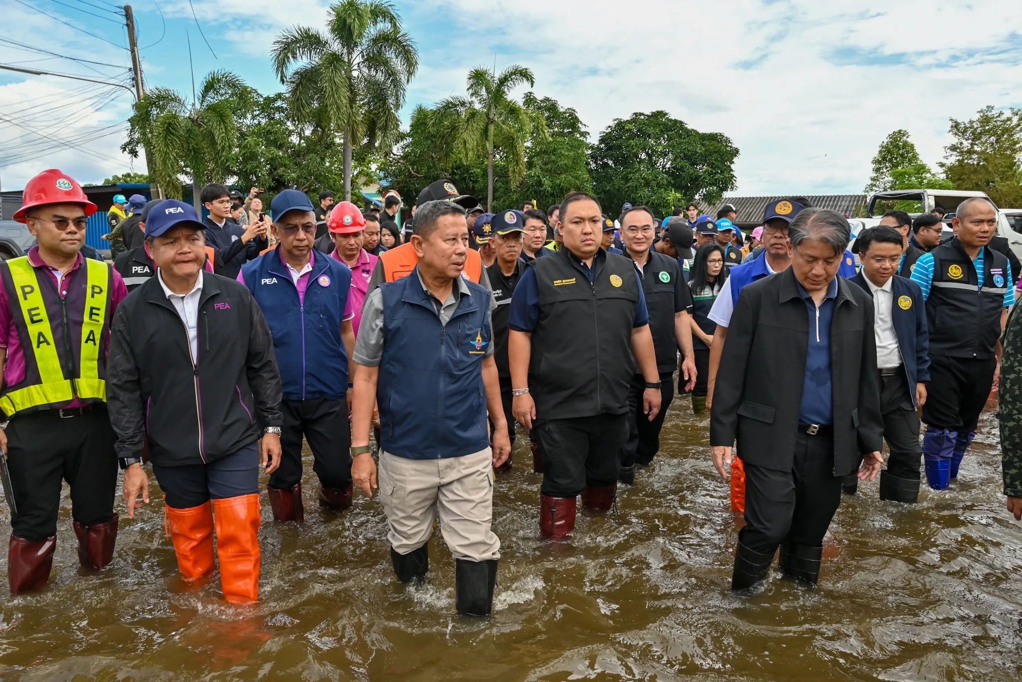 PEA ร่วมสนับสนุนภารกิจช่วยเหลือผู้ประสบอุทกภัย มอบถุงยังชีพและน้ำดื่มช่วยเหลือประชาชน จังหวัดฉะเชิงเทรา